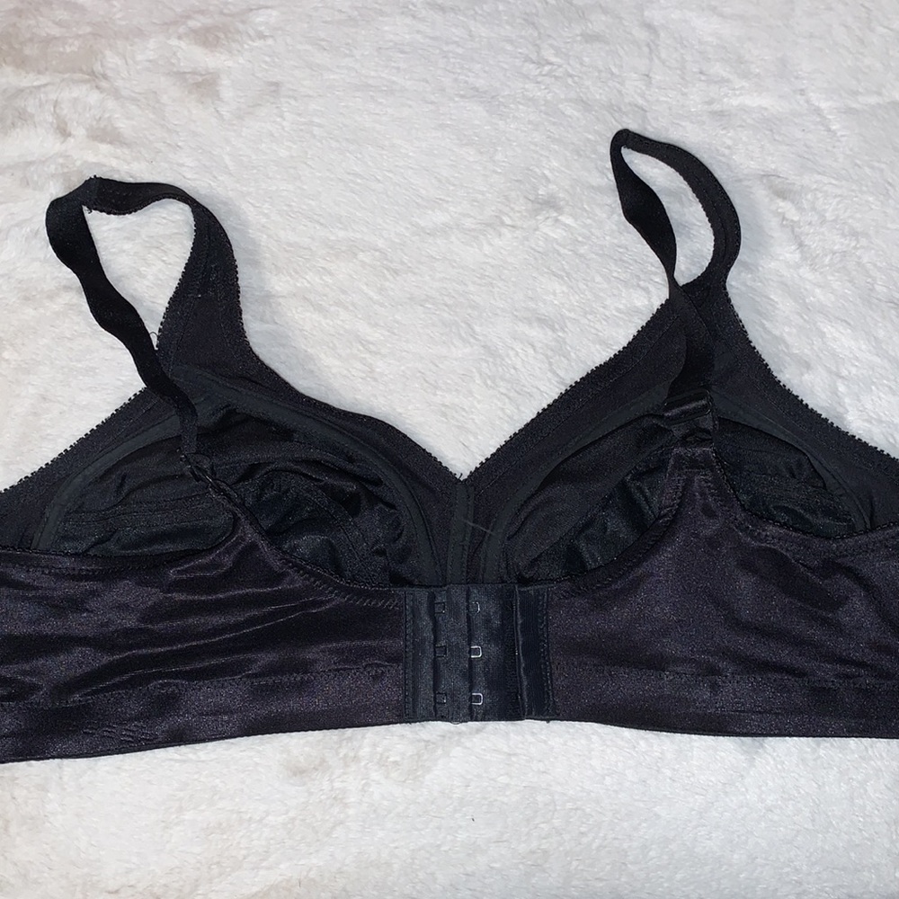 40b Underscore Black Wireless Bra - image 3